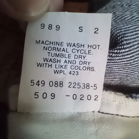 Vintage Levis 509 Jeans Size 34 Red Batwing Paper Tag USA Made 100% Cotton Blue